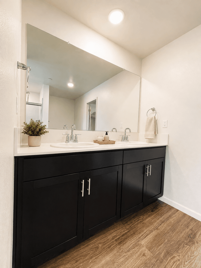 Fowler House: 1065 S Argyle Ave