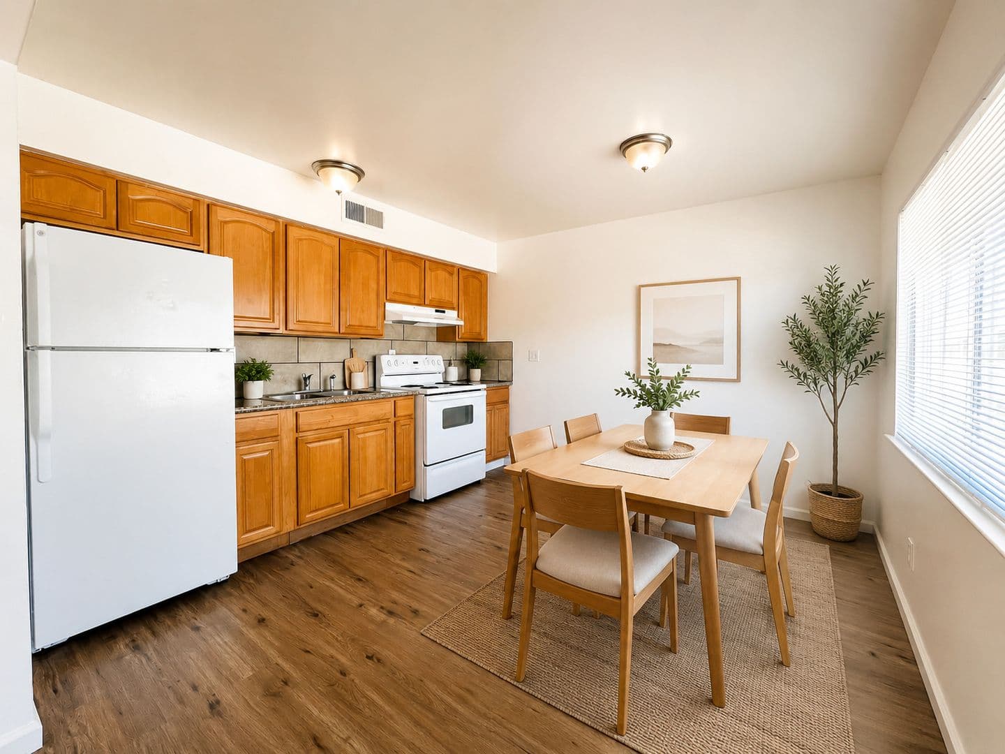 Fresno Apartment: 2043 E Saginaw Way