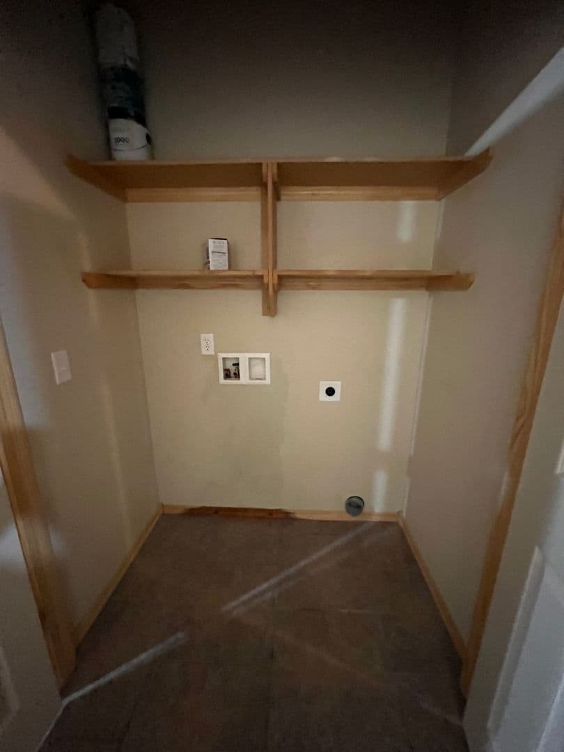 Elgin Apartment: 101 E St Apts