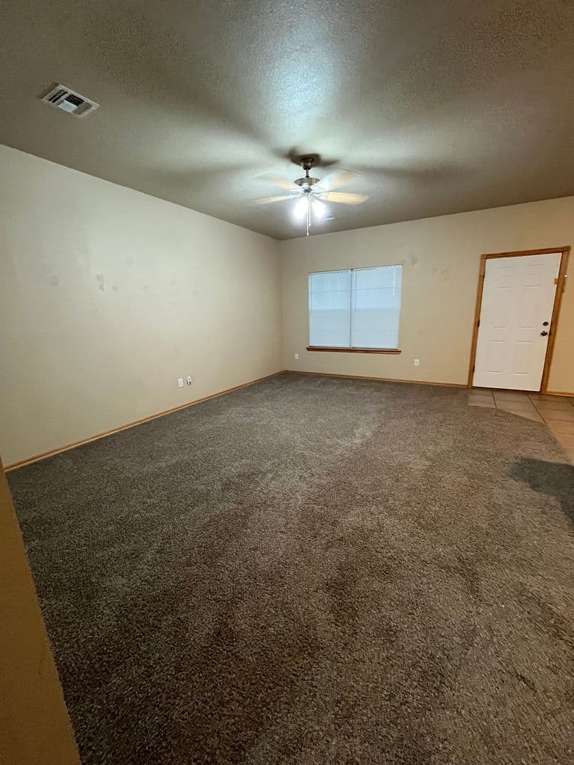 Elgin Apartment: 101 E St Apts