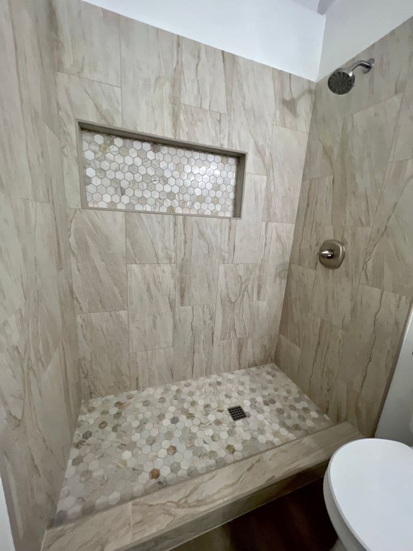 Santa Barbara Apartment: 515 Red Rose Lane