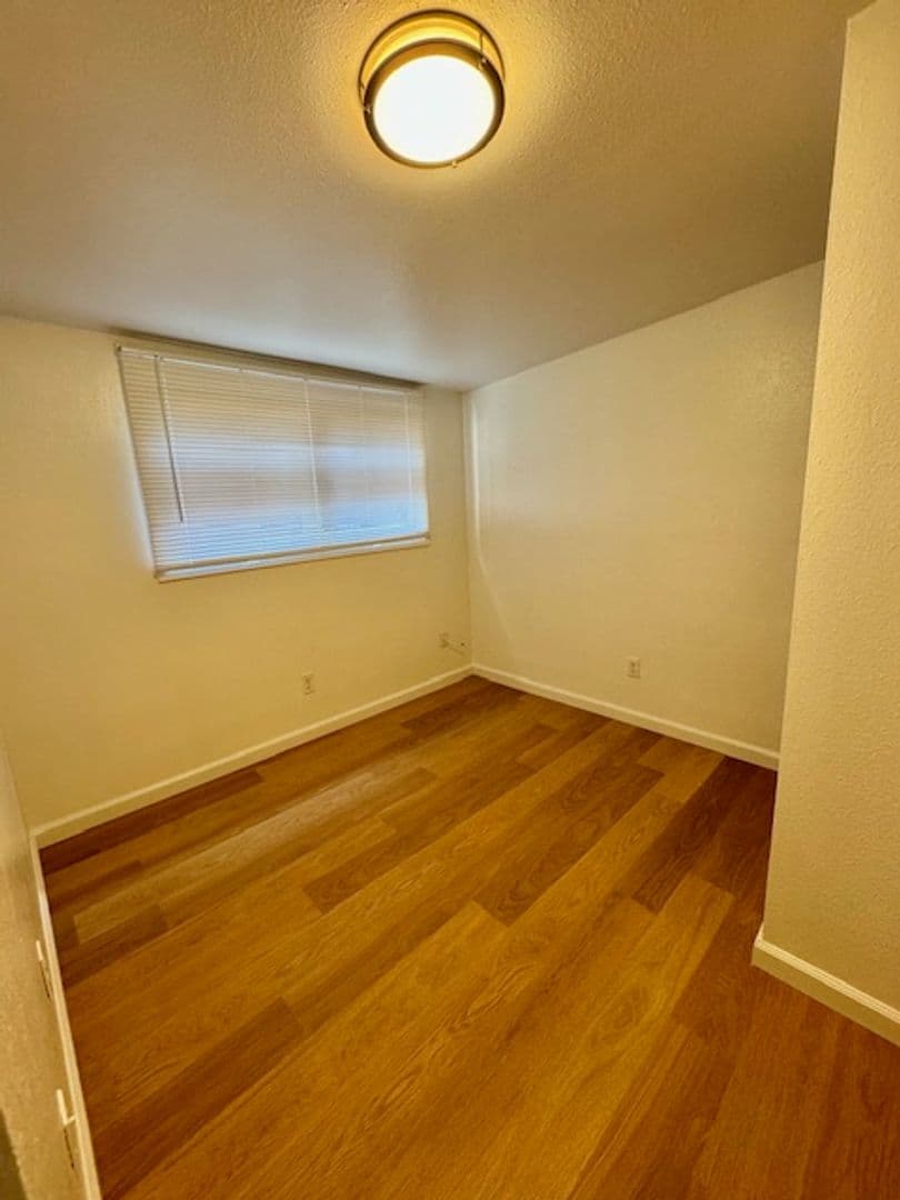 Santa Barbara Apartment: 711 De La Vina