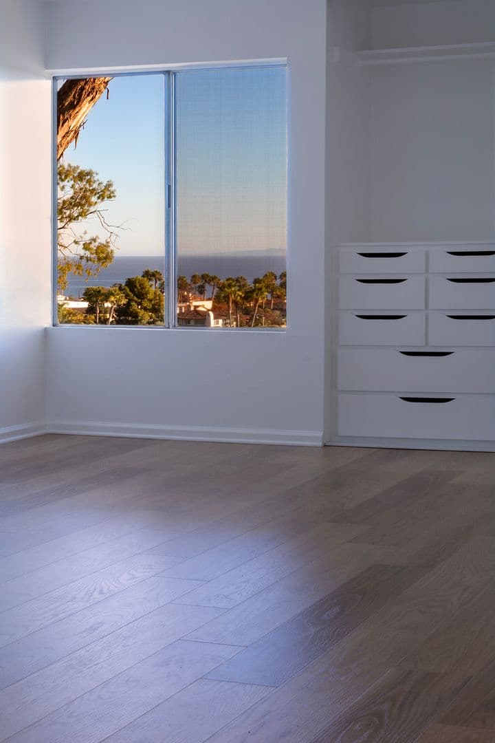 Santa Barbara Apartment: 515 Red Rose Lane