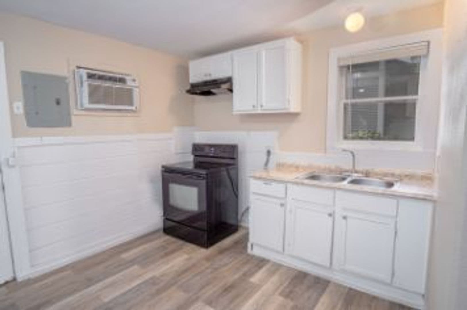 San Antonio Apartment: 342 Vine St