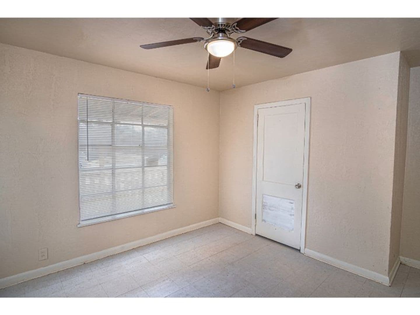 San Antonio House: 1003 Poinsettia