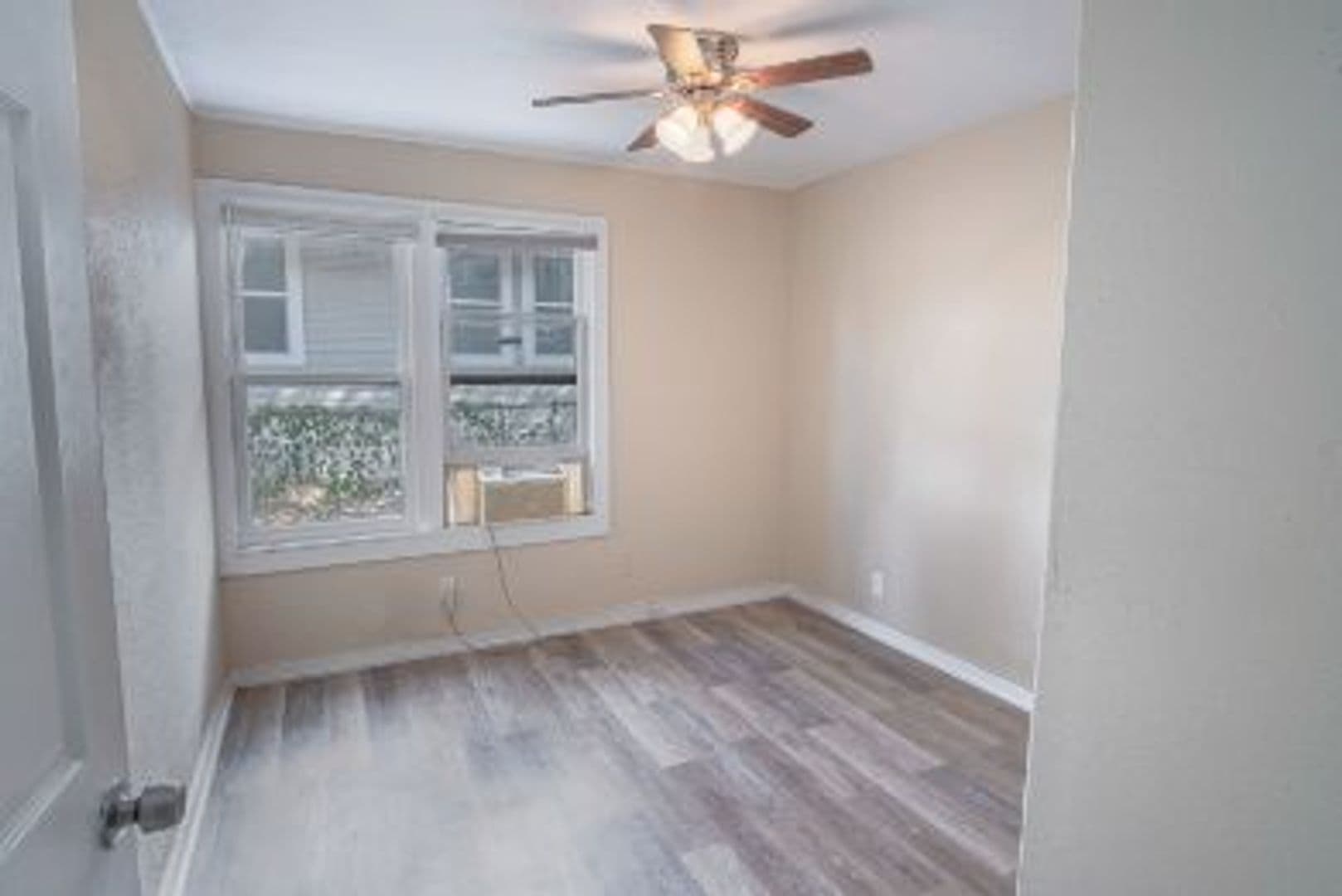 San Antonio Apartment: 342 Vine St