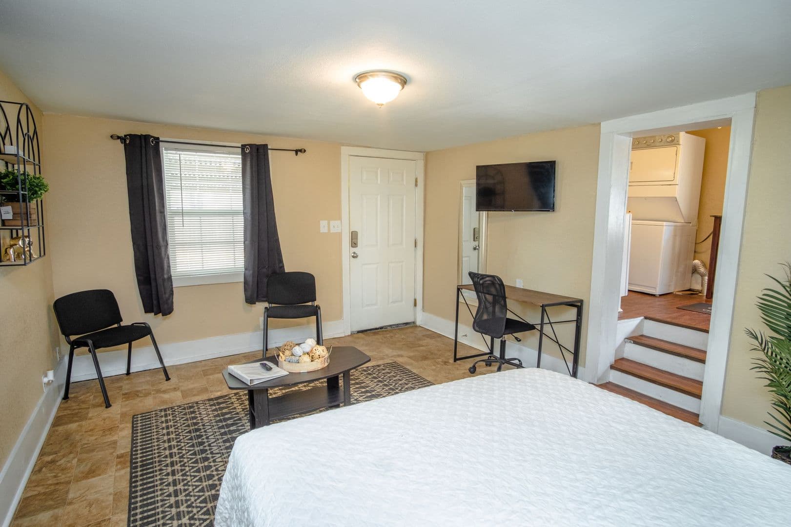 San Antonio Apartment: 613 Virginia Boulevard