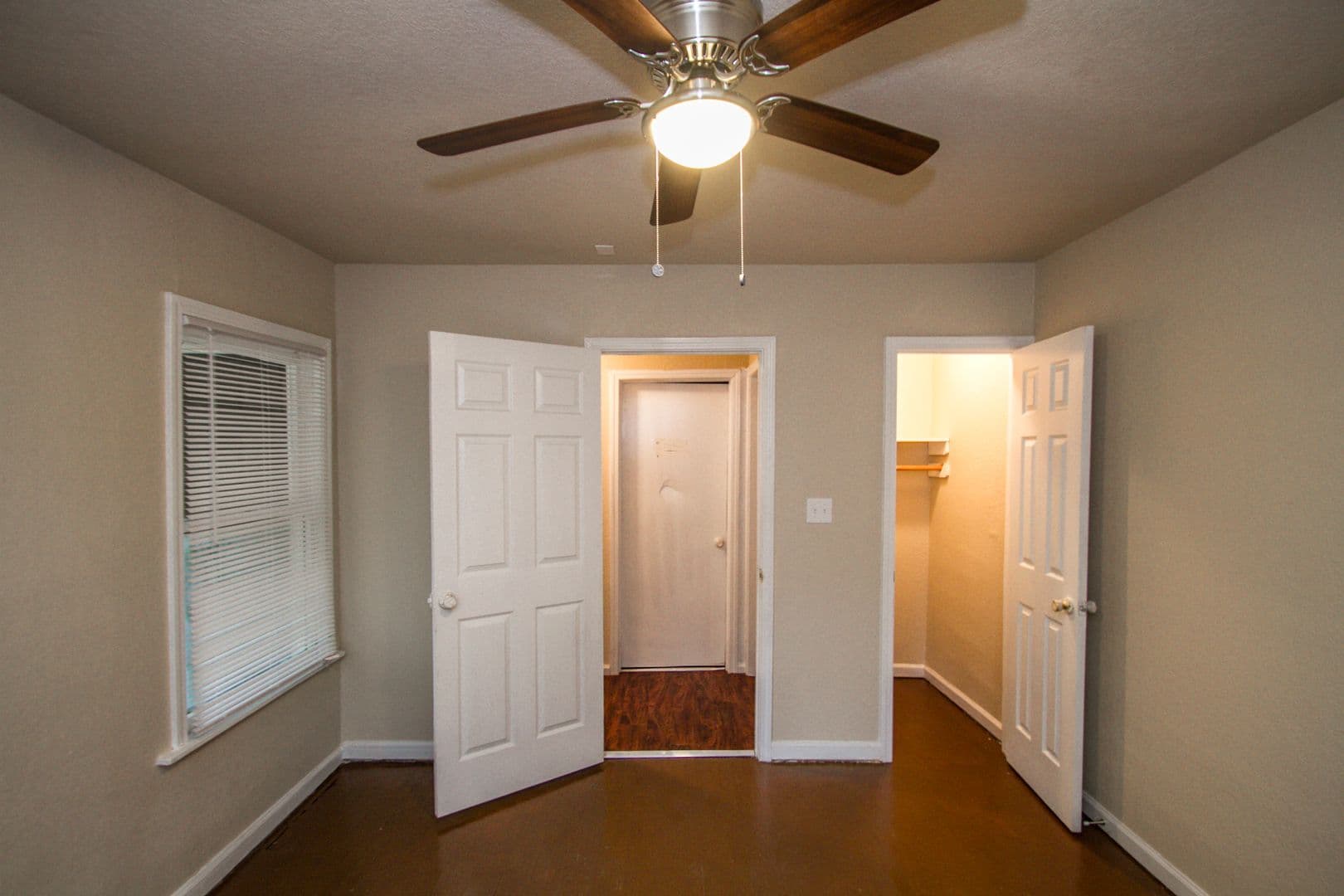 San Antonio Apartment: 930 Poinsettia