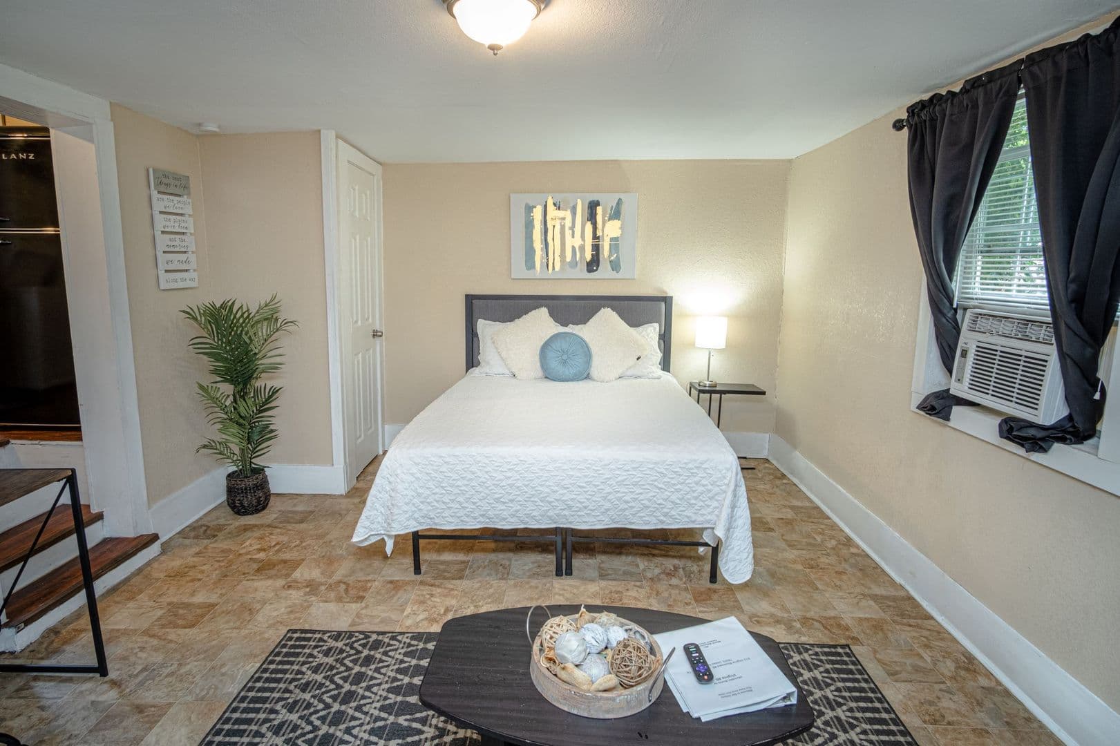 San Antonio Apartment: 613 Virginia Boulevard