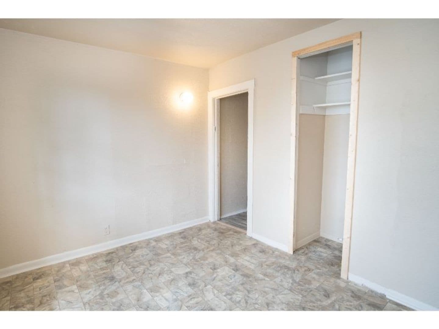 San Antonio House: 512 Bee St