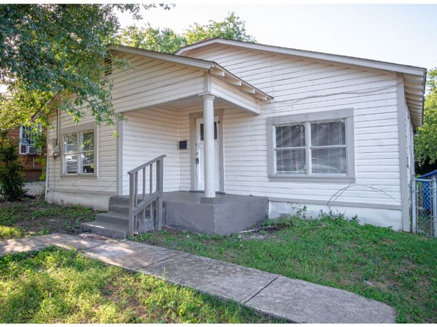 San Antonio House: 1435 Gibbs