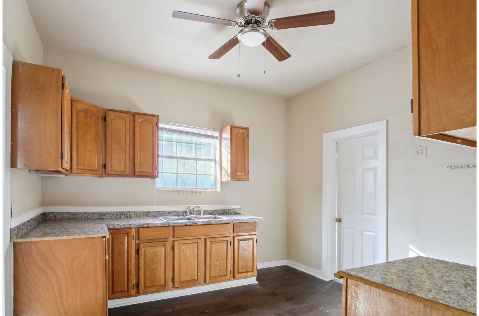 San Antonio House: 1518 Burnet St