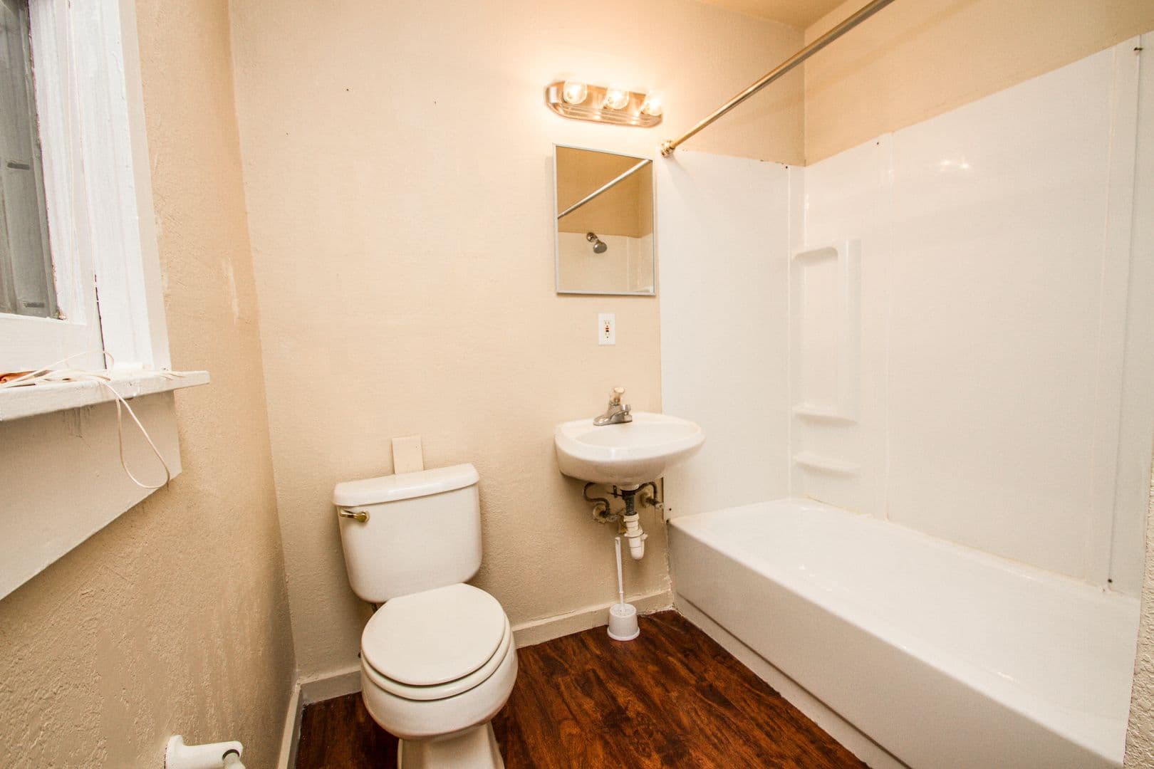 San Antonio House: 131 E Drexel