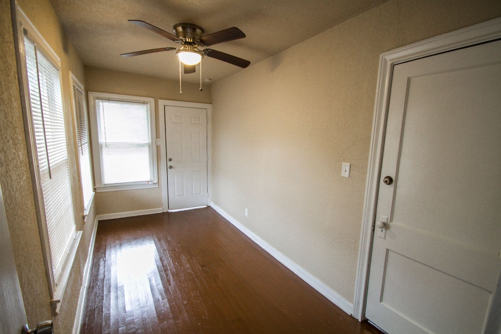 San Antonio Apartment: 932 Poinsettia