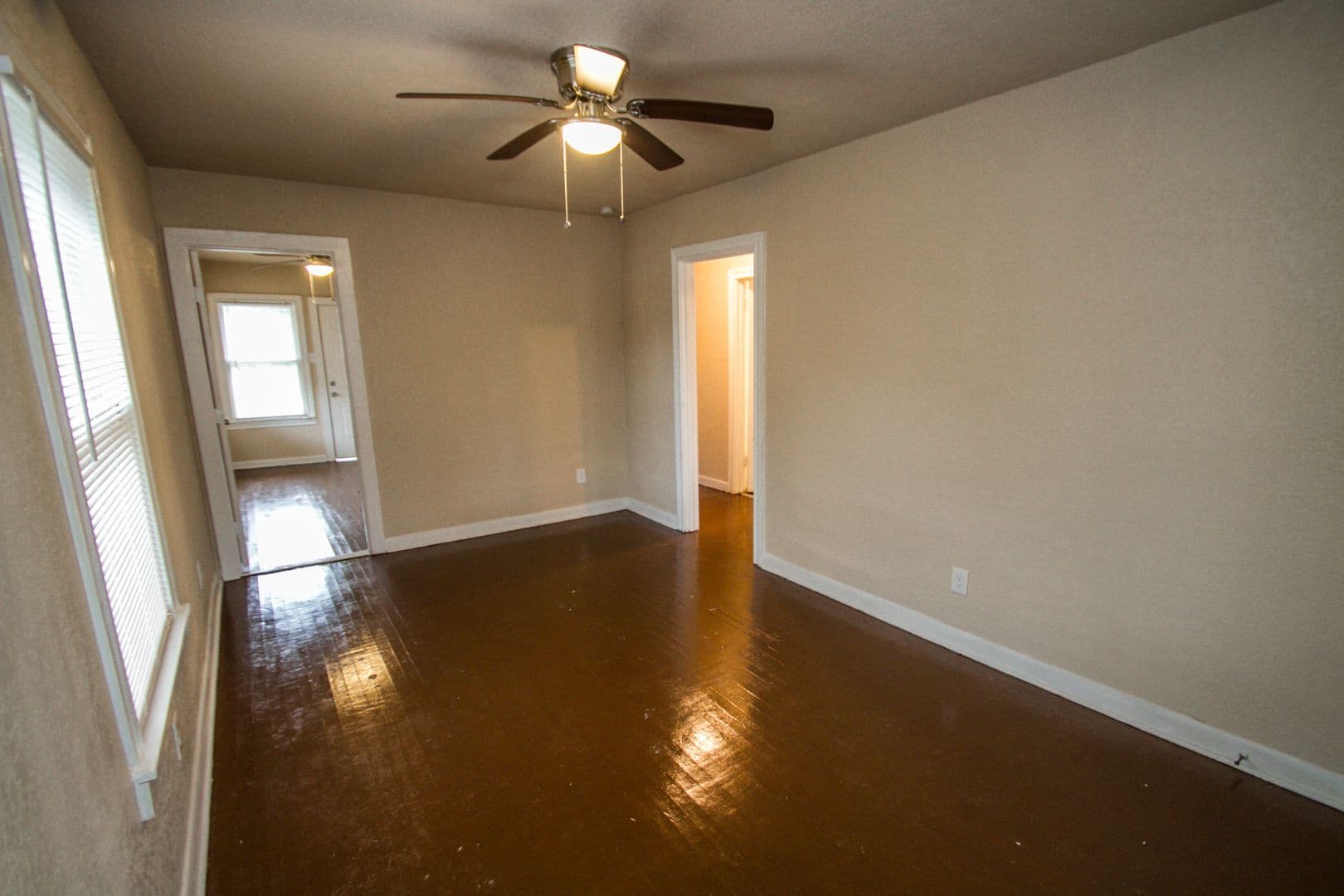 San Antonio Apartment: 932 Poinsettia