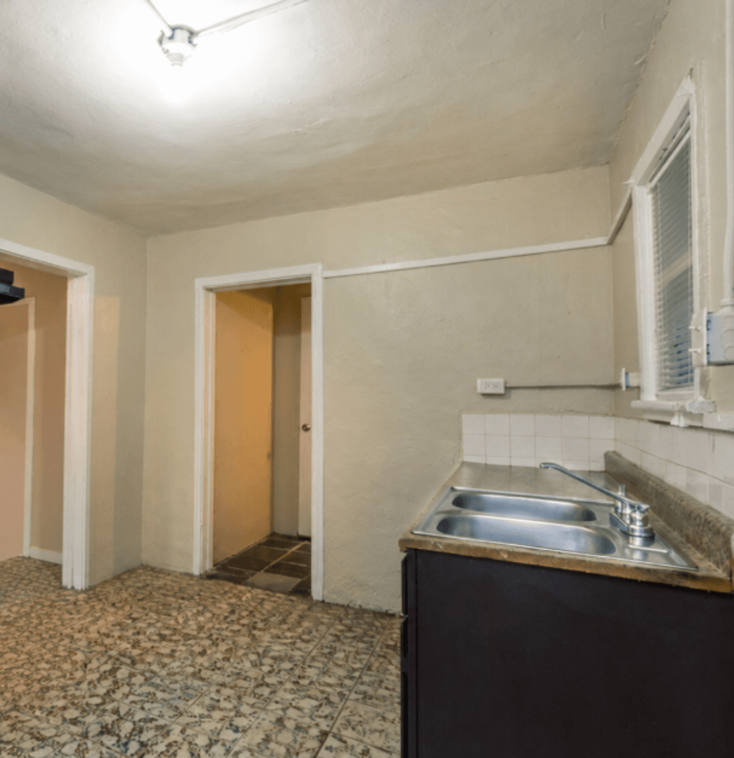San Antonio Apartment: 150 Bank