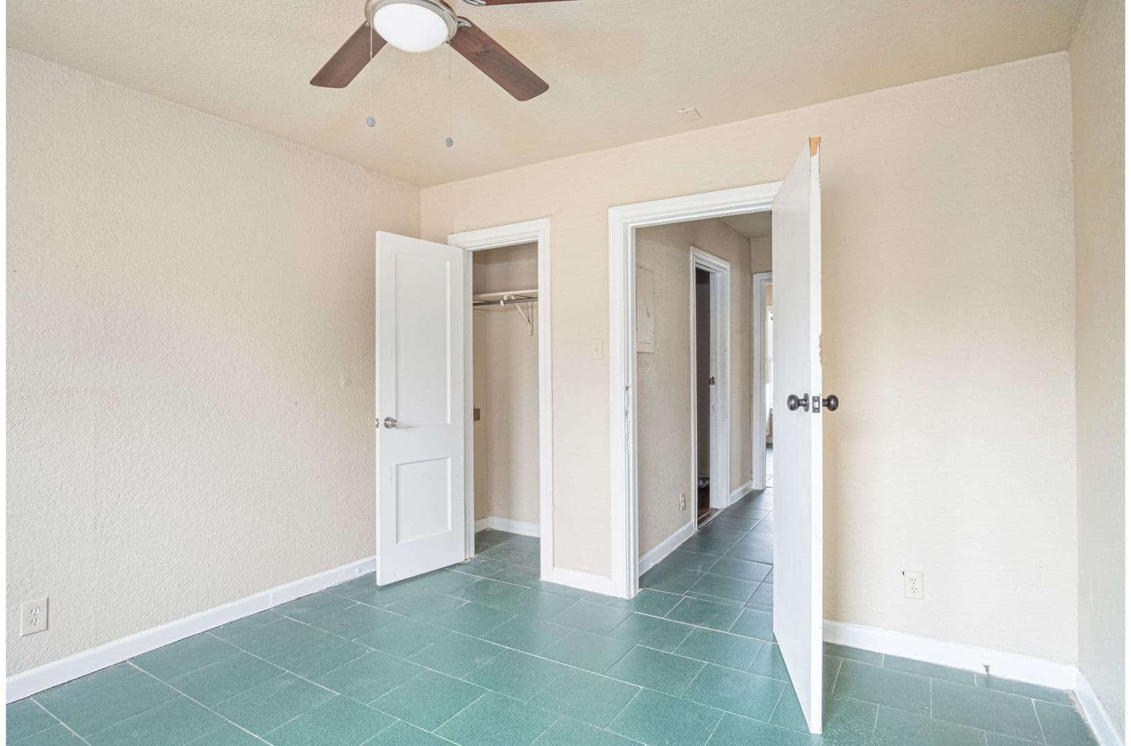 San Antonio Apartment: 928 Poinsettia