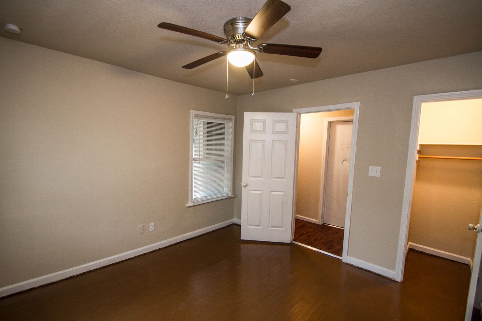 San Antonio Apartment: 930 Poinsettia