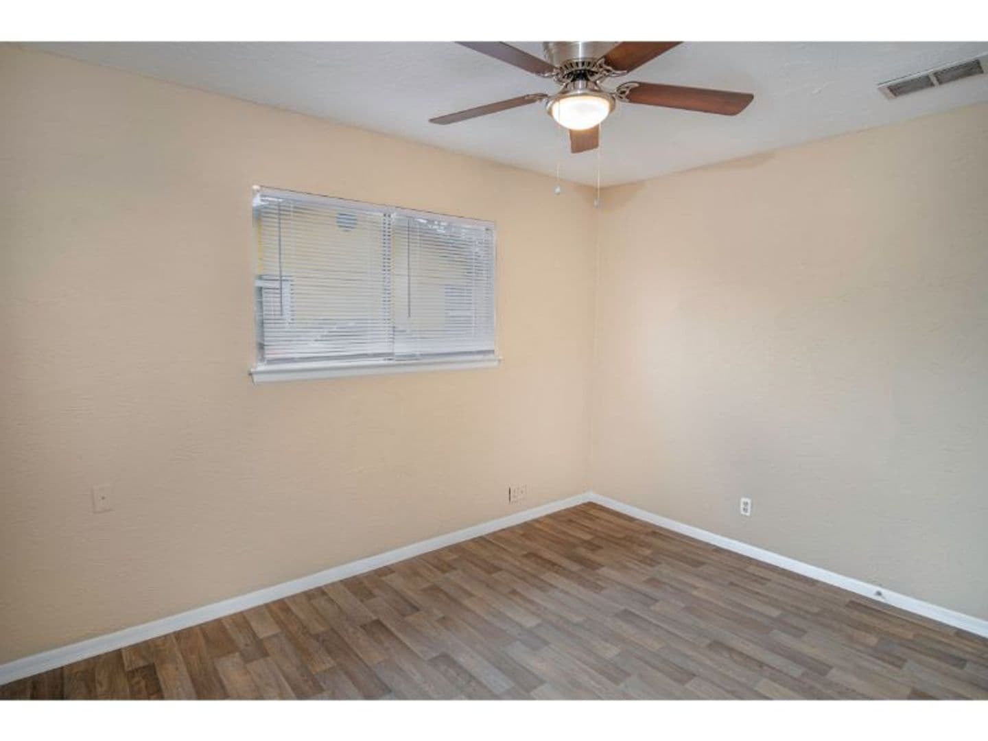 San Antonio House: 4727 Castle Knoll