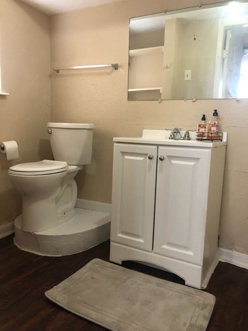 San Antonio Apartment: 924 Saint James