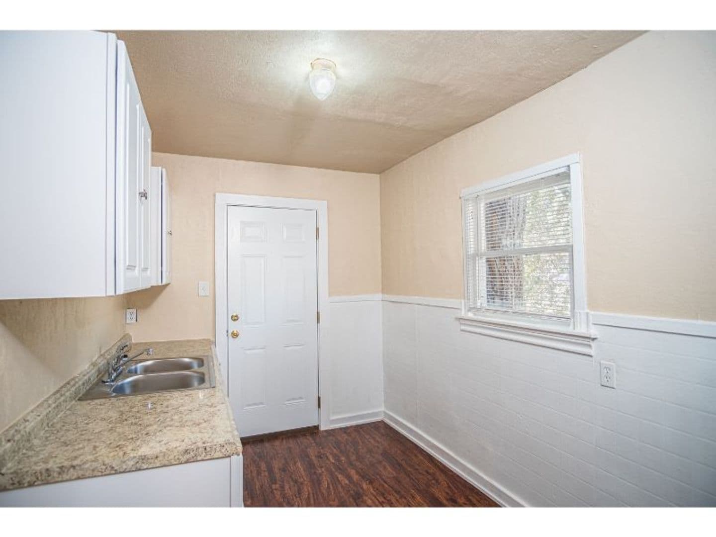 San Antonio House: 2242 Burnet
