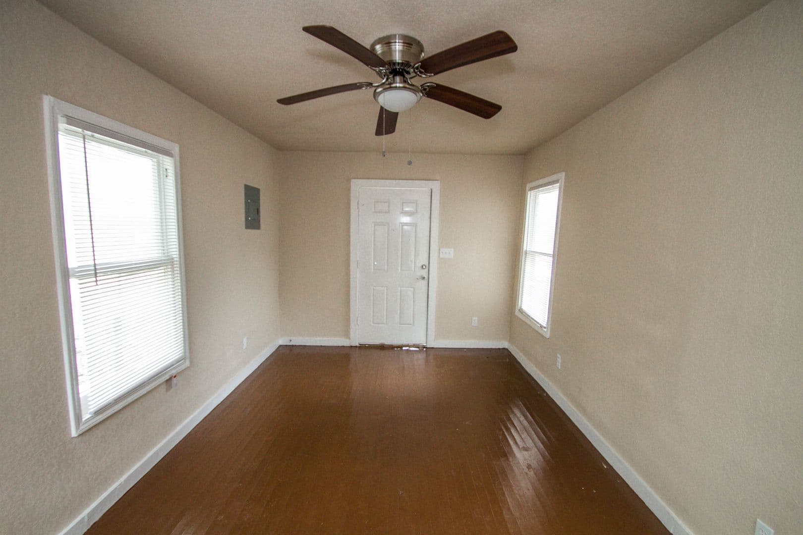 San Antonio Apartment: 930 Poinsettia