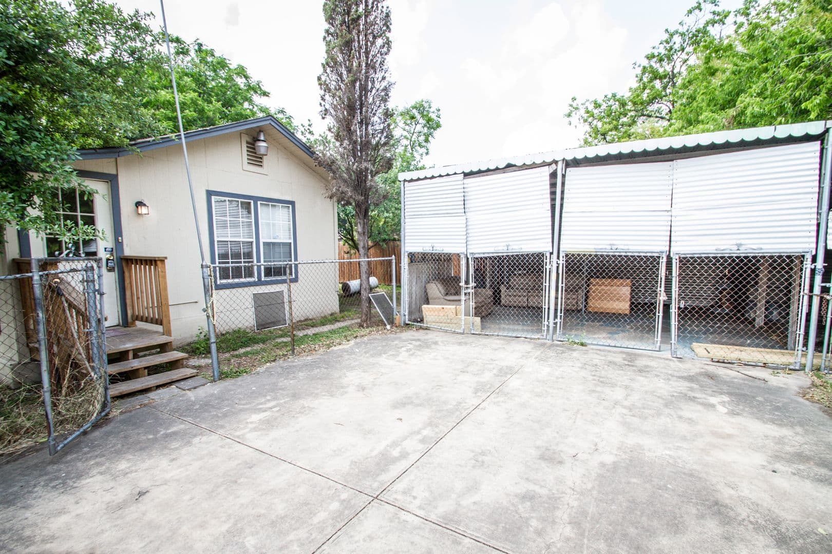 San Antonio House: 131 E Drexel