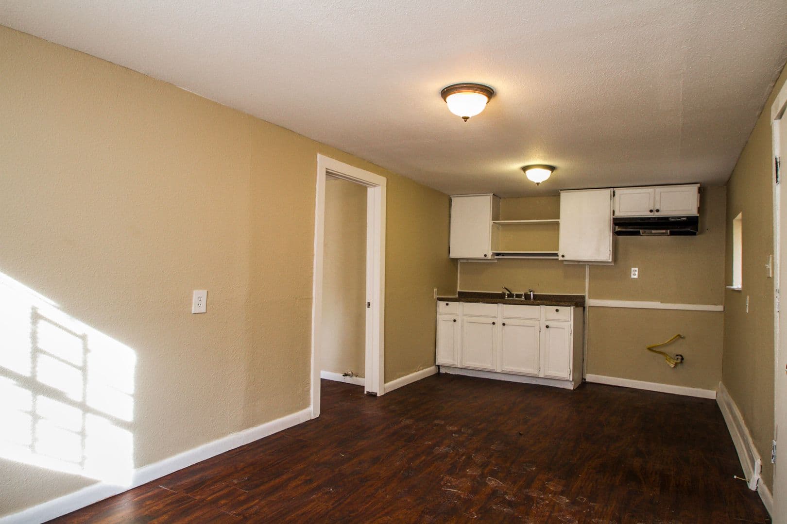 San Antonio Apartment: 924 Saint James