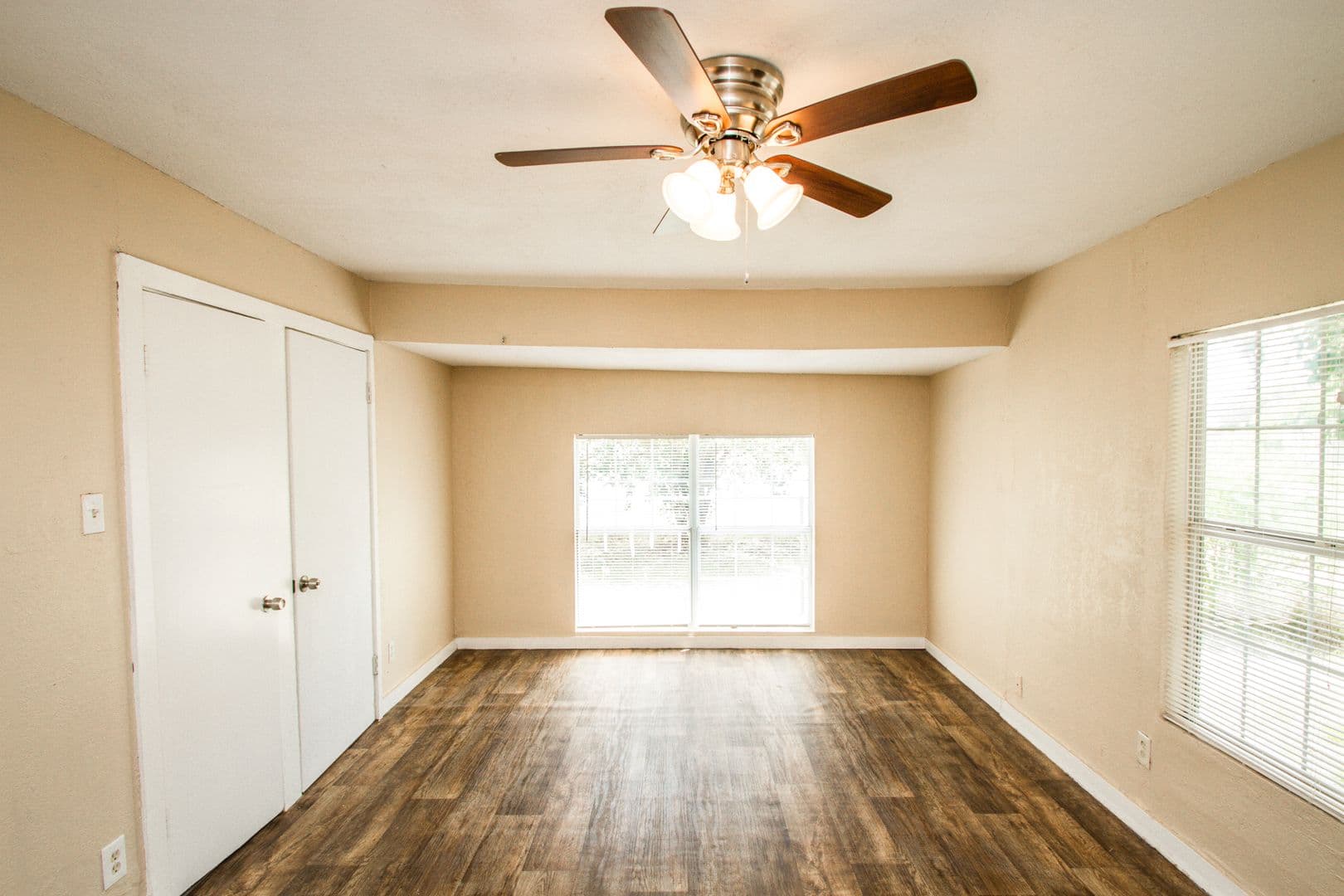 San Antonio House: 131 E Drexel