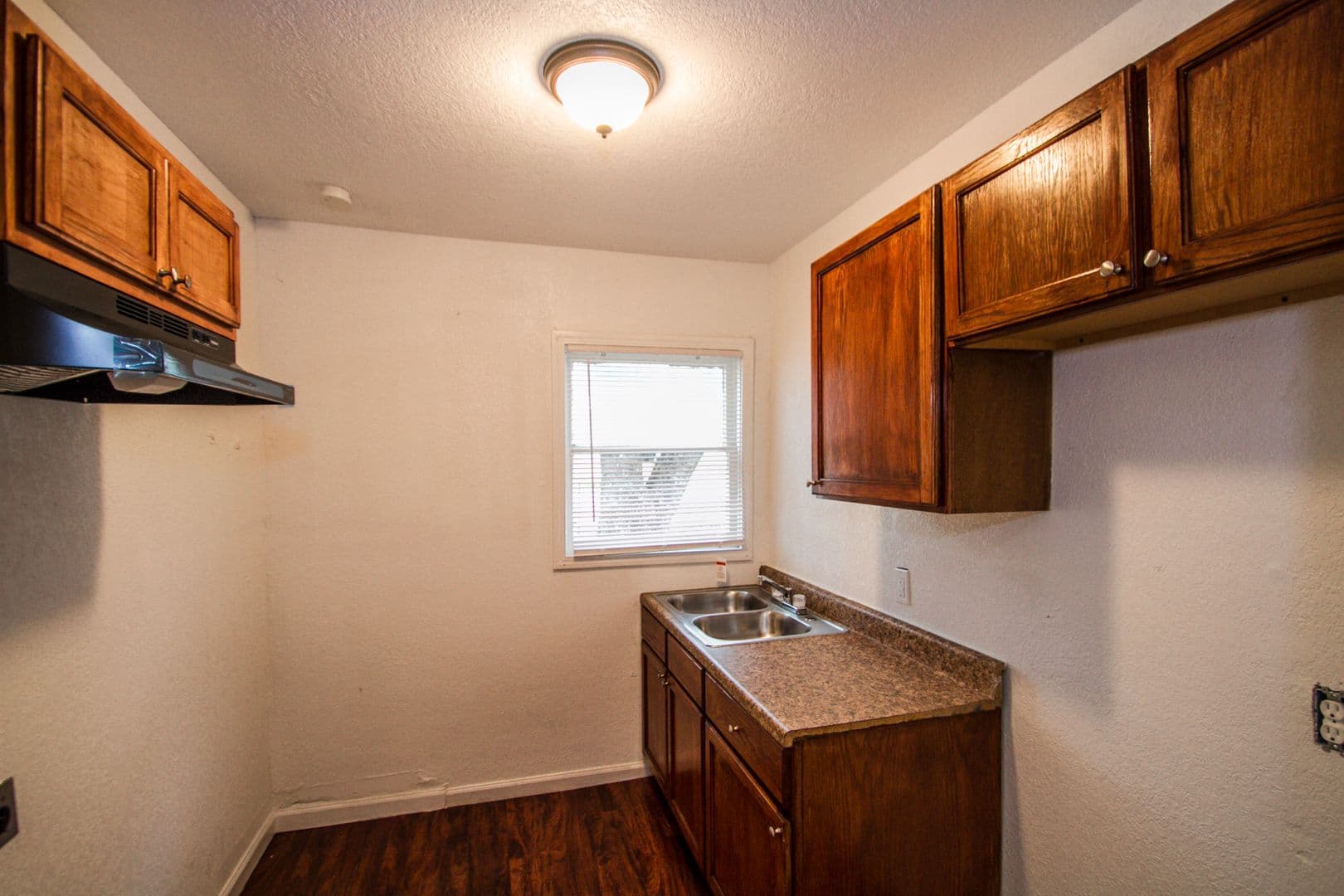 San Antonio Apartment: 930 Poinsettia