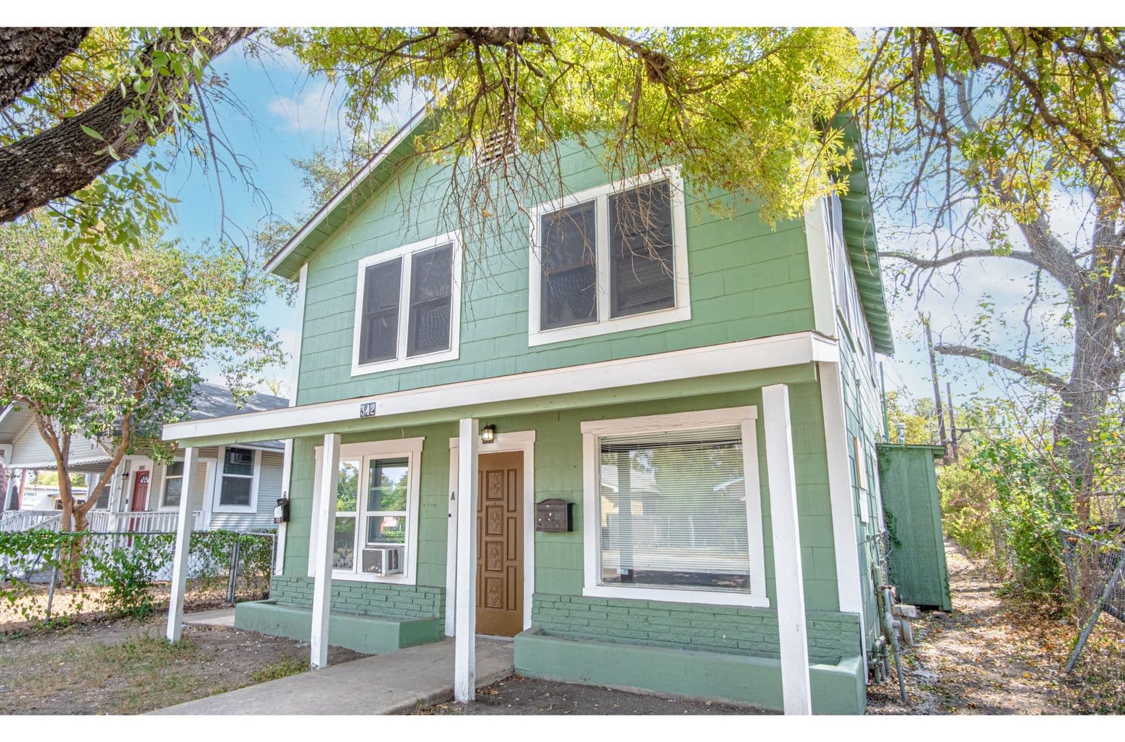 San Antonio Apartment: 342 Vine St
