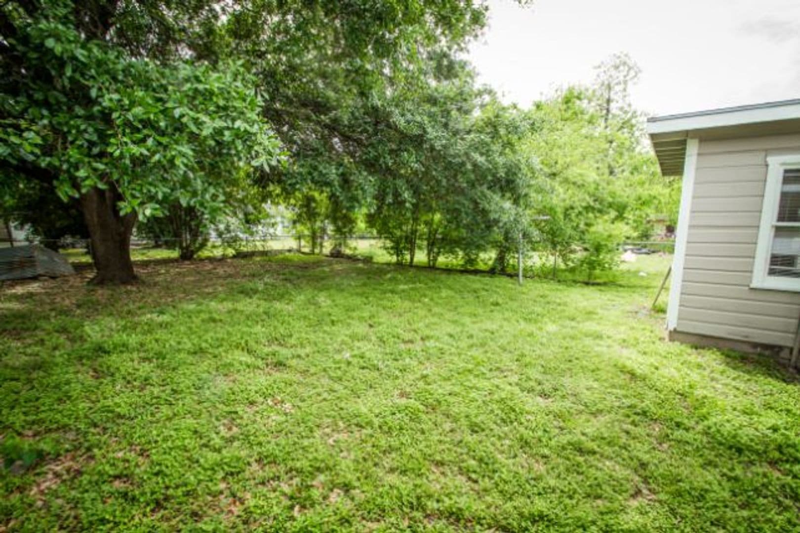 San Antonio House: 3030 Martin Luther King