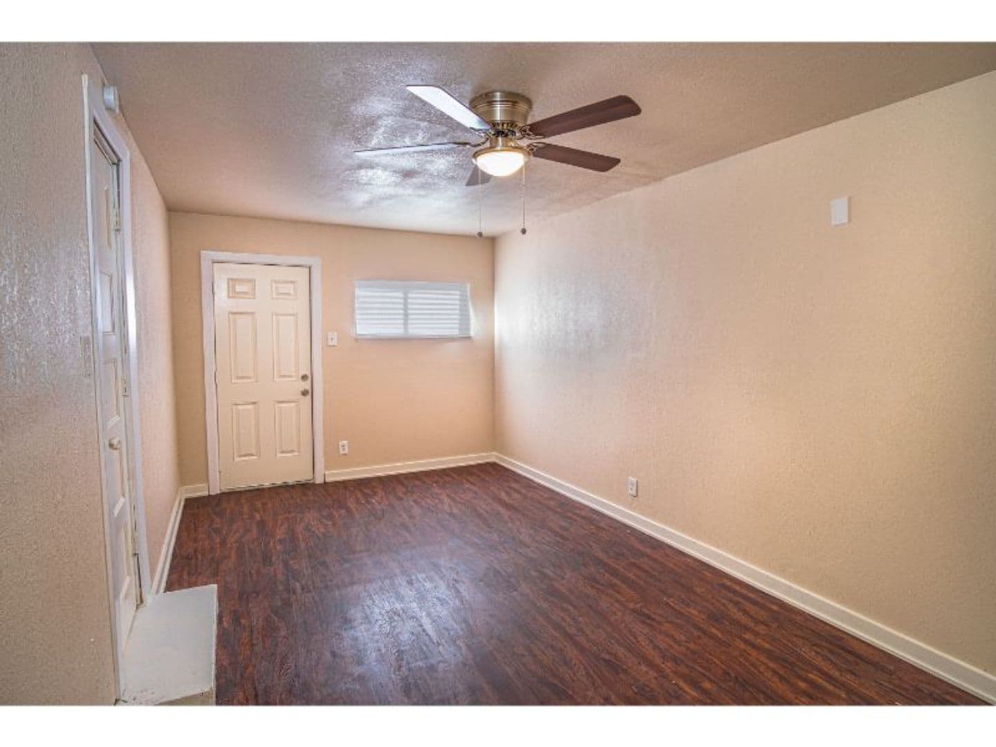 San Antonio House: 1003 Poinsettia