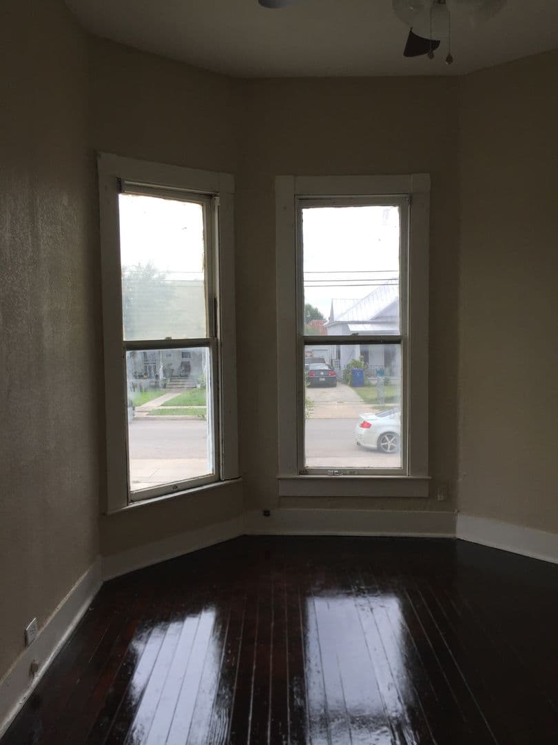 San Antonio House: 1018 Olive St