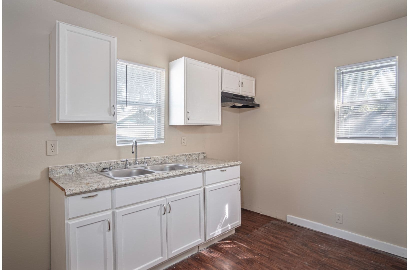 San Antonio Apartment: 526 Cooper