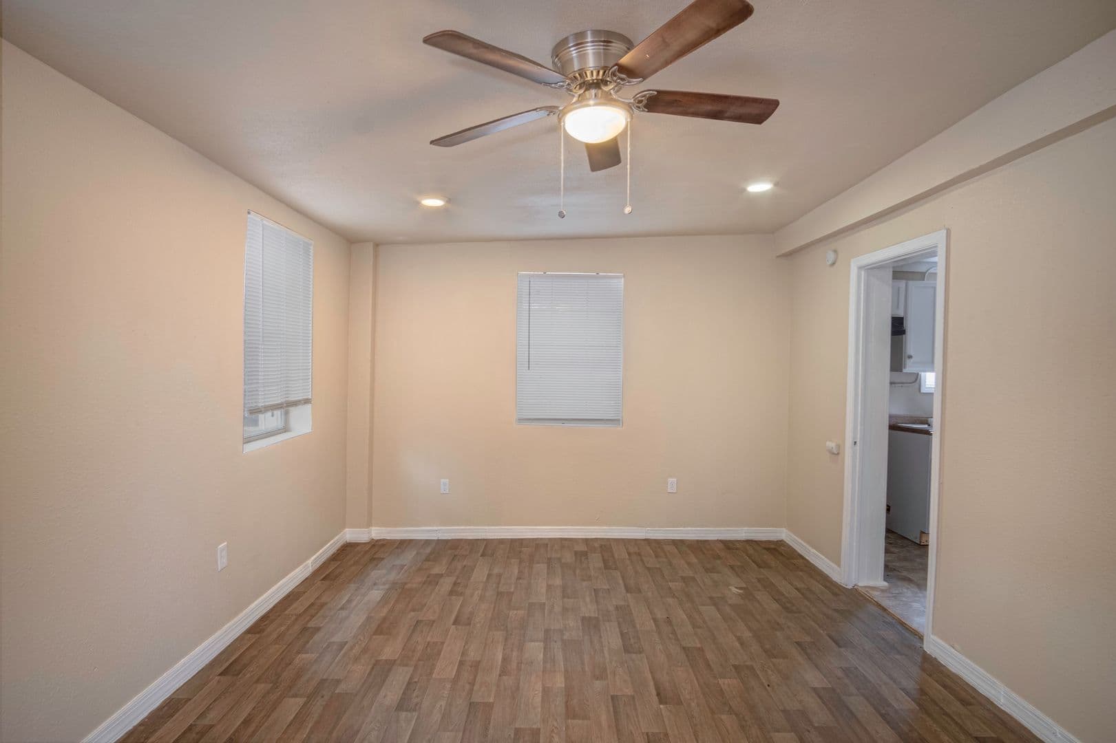 San Antonio Apartment: 150 Bank