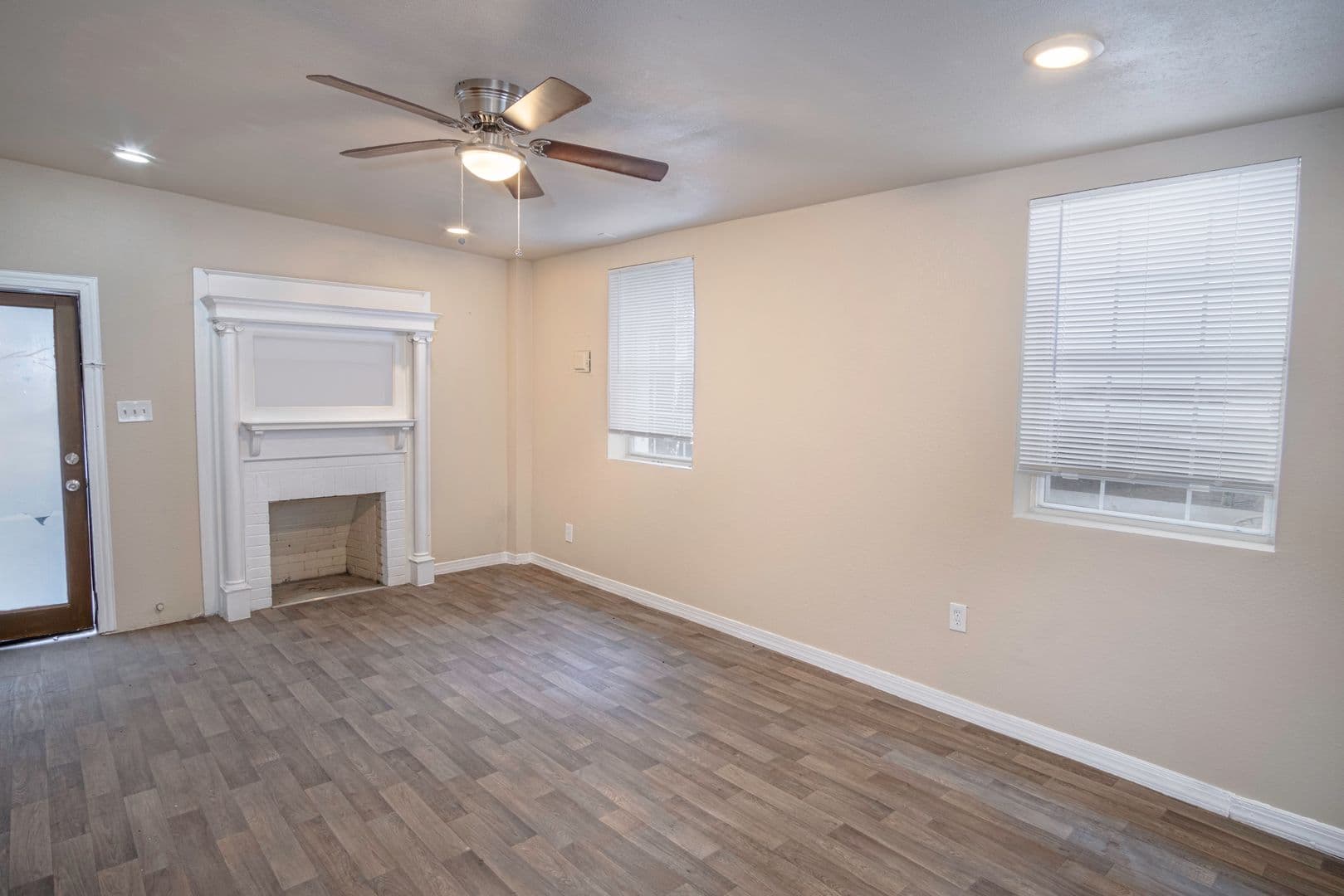 San Antonio Apartment: 150 Bank