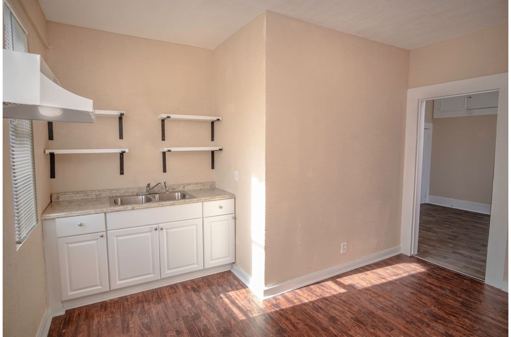 San Antonio Apartment: 4115 S Presa