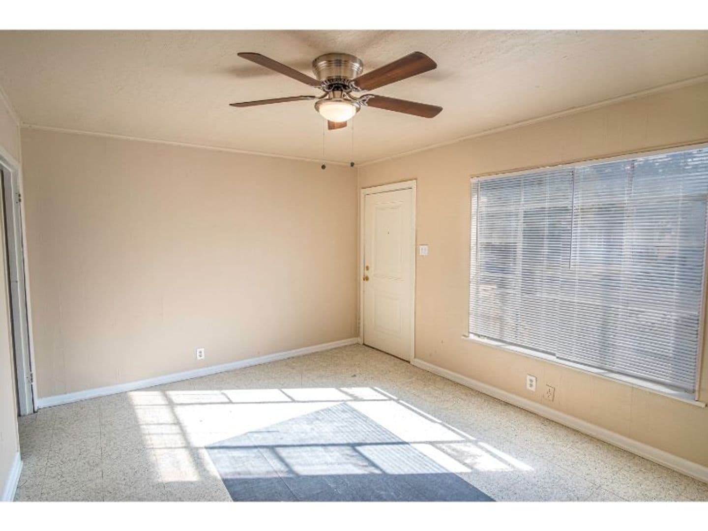San Antonio House: 1003 Poinsettia