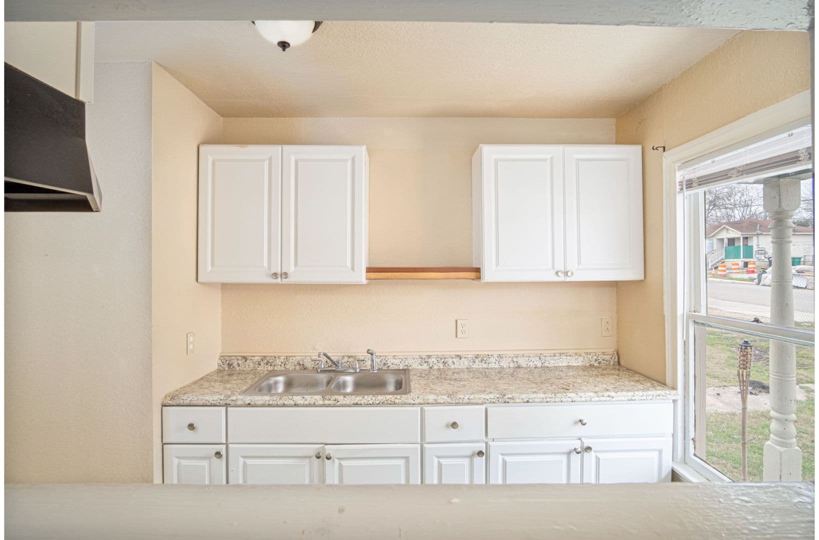 San Antonio Apartment: 928 Poinsettia