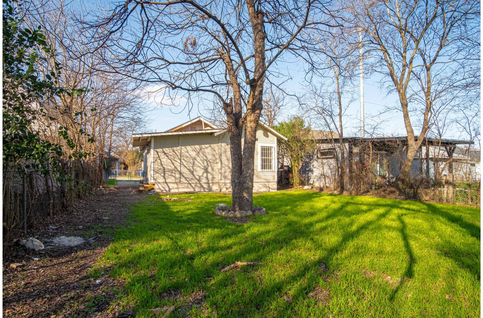 San Antonio House: 1518 Burnet St