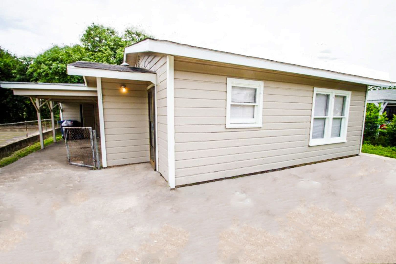 San Antonio House: 3030 Martin Luther King