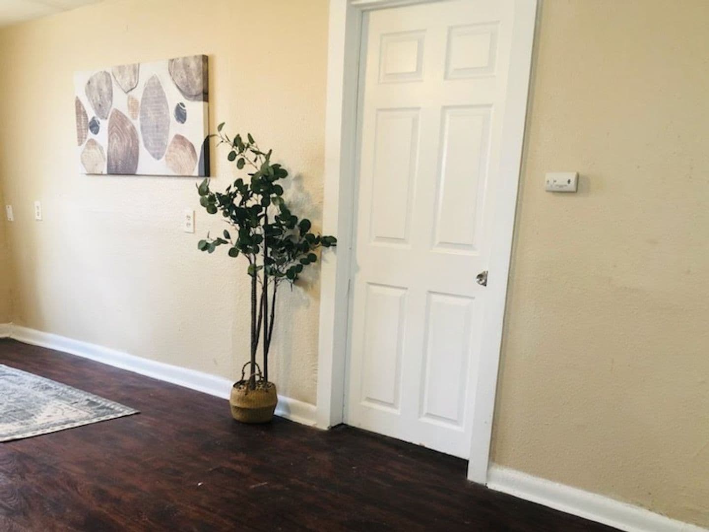 San Antonio Apartment: 924 Saint James