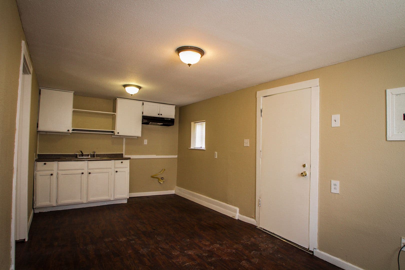 San Antonio Apartment: 924 Saint James