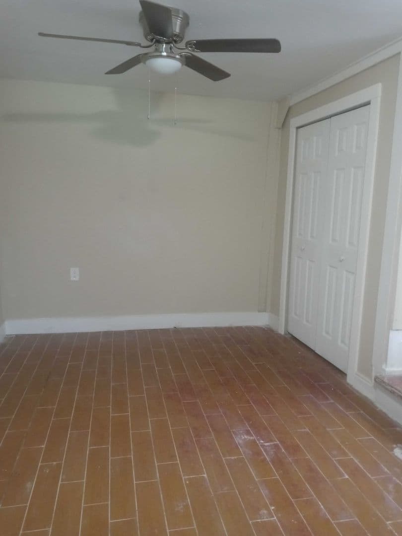 San Antonio Apartment: 1323 Lamar 4