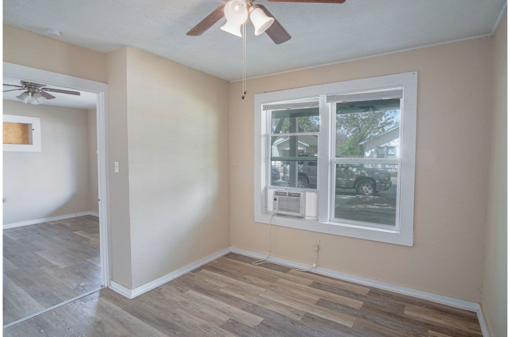 San Antonio Apartment: 342 Vine St