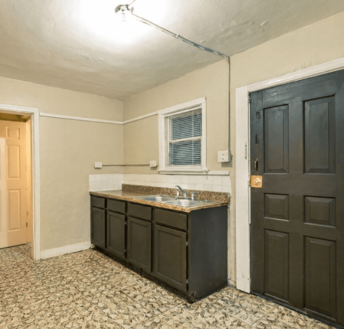 San Antonio Apartment: 150 Bank