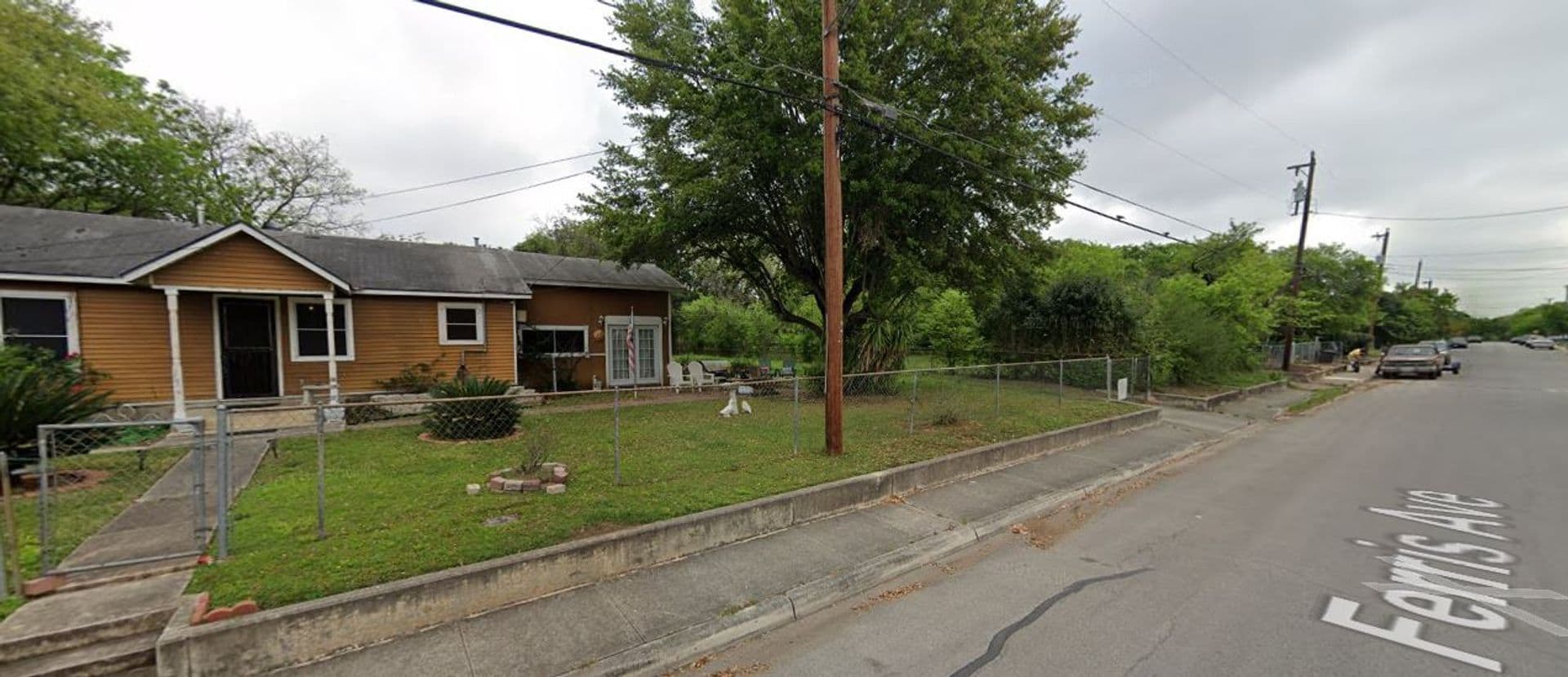 San Antonio House: 231 Ferris