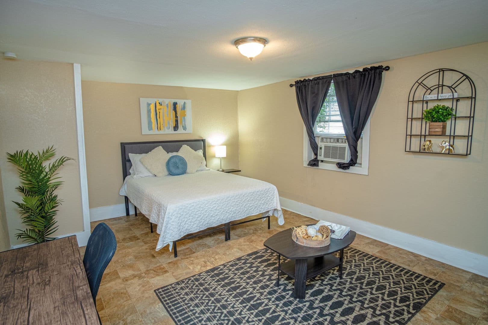 San Antonio Apartment: 613 Virginia Boulevard