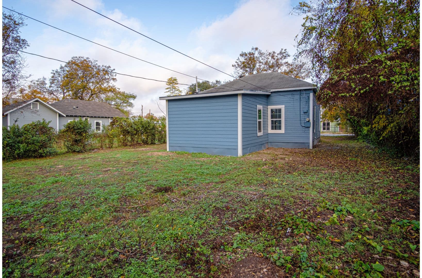 San Antonio House: 318 Vine St